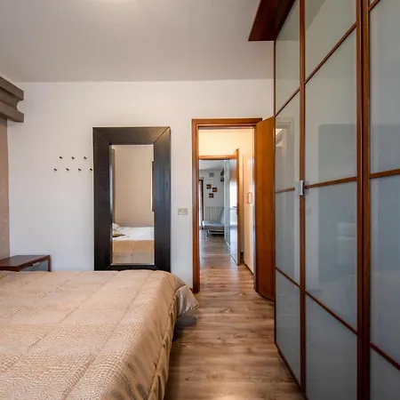 Virgilio 1 By Micaela Apartment *